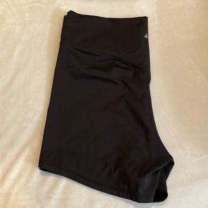 Balance Tenacity Short